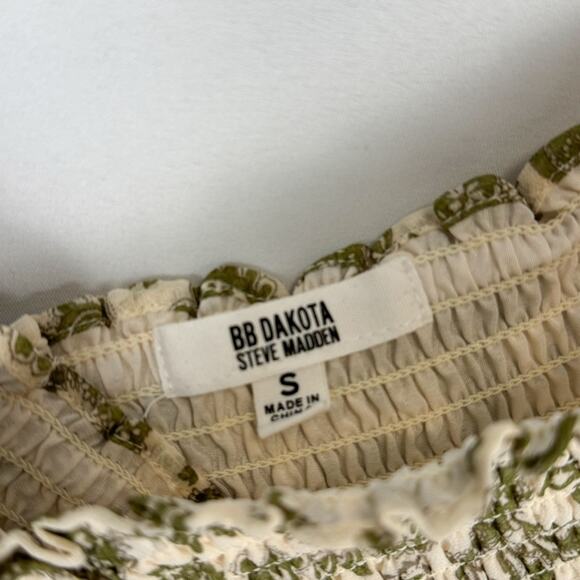 BB Dakota Steve Madden Size Small Top.  Like new condition. - Picture 3 of 8